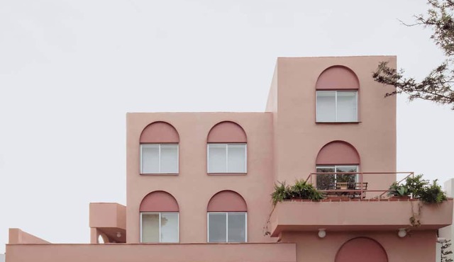 Big spacious apartment w/terrace. 3br 2ba 150mbs