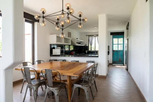 Salamander Estate Luxury Villa with Private Pool and Golf Access