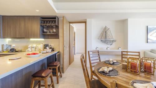 Luxury Oceanfront Condo with Stunning Views