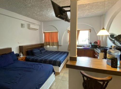 Hotel Casa Boquita Estudios equipados con alberca y jacuzzi in Zihuatanejo