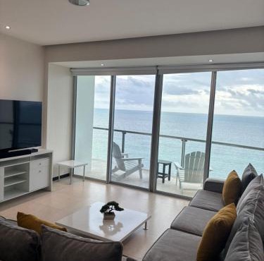 Espectacular departamento frente al mar