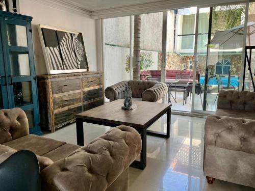 11 VENATOR House Boutique